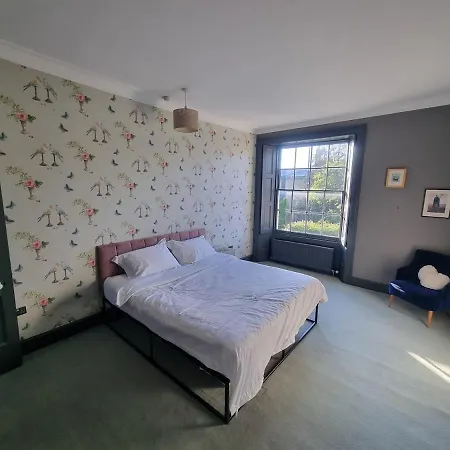 Gorgeous Georgian Family Holiday home
