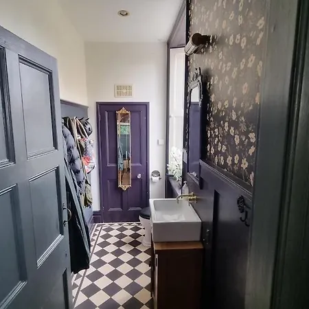 Gorgeous Georgian Family Holiday home